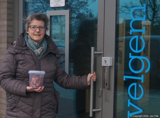 De Rospot tegen Kanker Conny Rogie - De Rospot tegen Kanker - "Samen met velen wil ik de som die in het voorjaar werd verzameld verpulveren"
